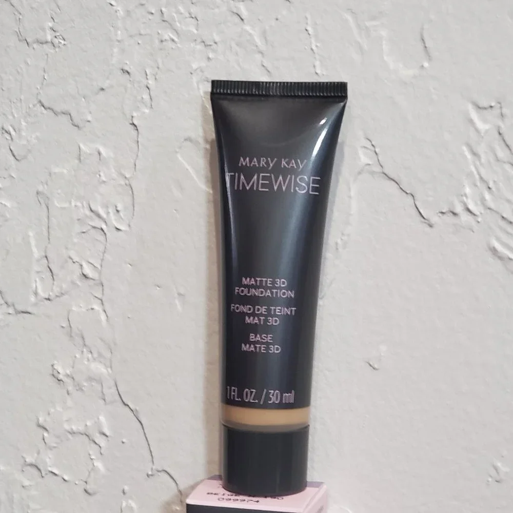 Beige N 190 (Neutral) Matte 3D Foundation Combo to Oily Mary Kay Timewise